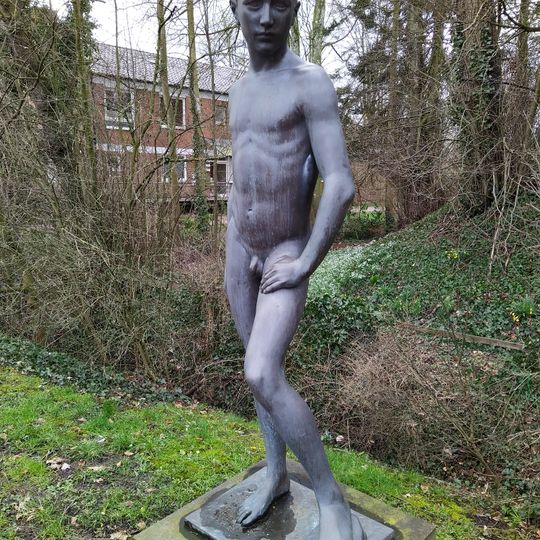 Nackter Jüngling