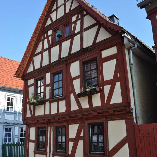 Felix-Lahnstein-Straße 8