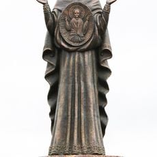 Скульптура Божай Маці «Знаменне»