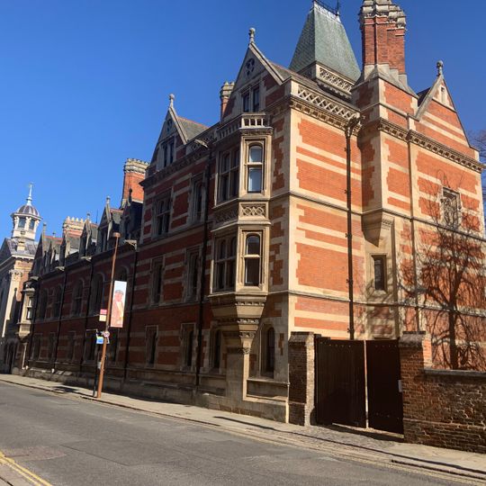 Pembroke College, Red Building