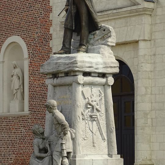 Monument à Charles Mathieu