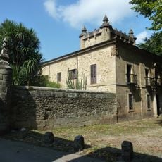 Cubos del término municipal y rollo heráldico