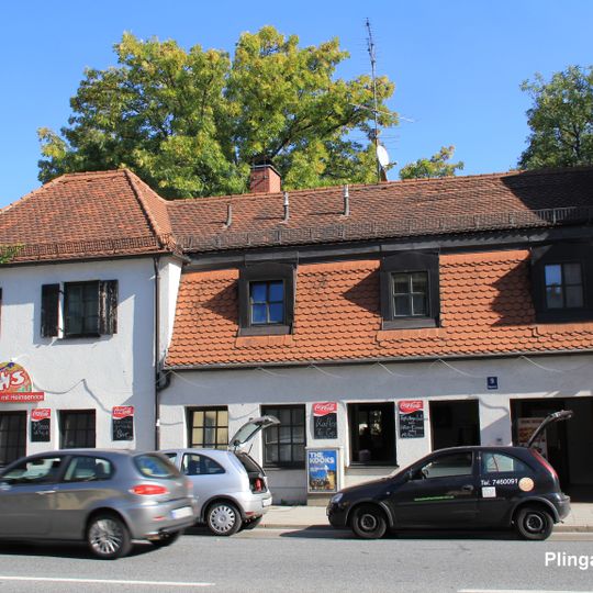 Kleinhaus mit Werkstatt