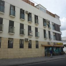 Viviendas, locales y garajes