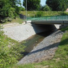 Most silnice II/242 přes Únětický potok v Roztokách