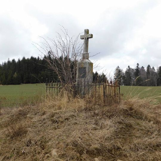 Kříž v poli západně od Chrástova