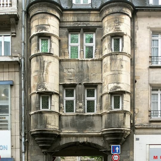 Porte de la cour du chapitre