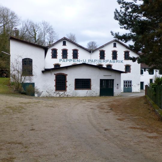 Pappenfabrik und ehem. Papiertrockenhallen