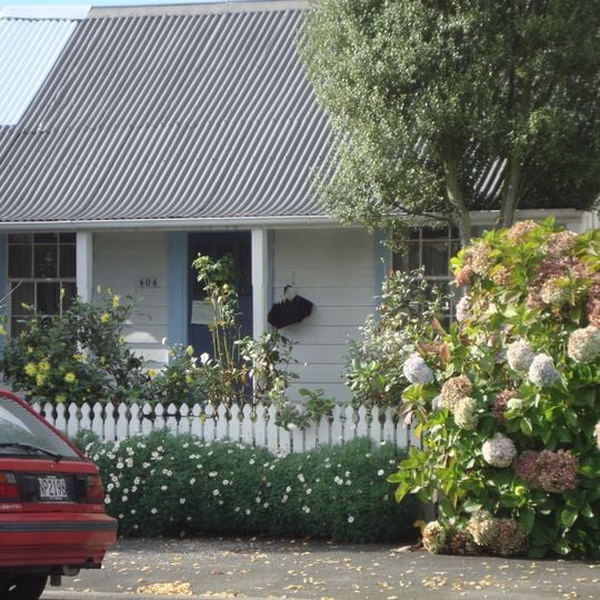 Cottage at 404 Montreal Street