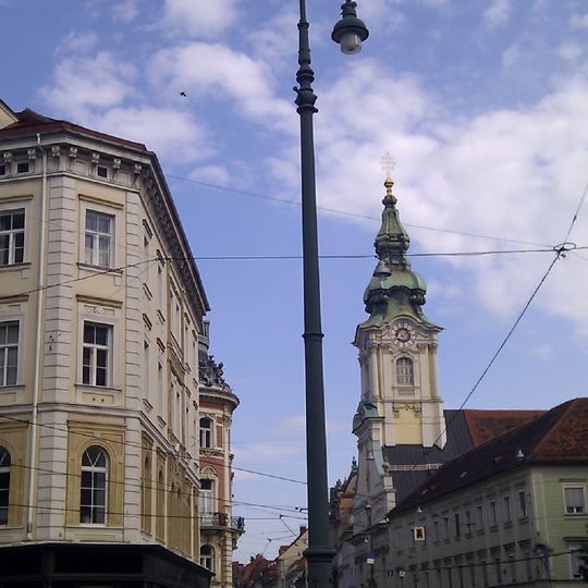Acht Straßenlaternen