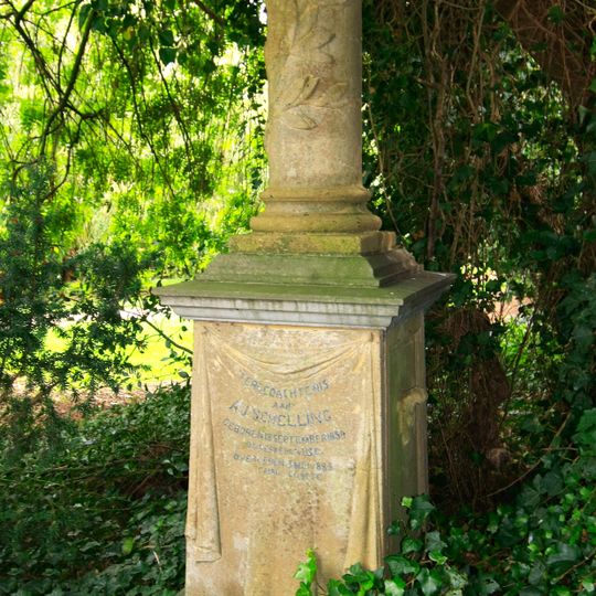 Grafmonument in Neoclassicistische stijl