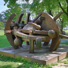 Skulptur "Der zerbrochene Globus", Karl Anton Wolf