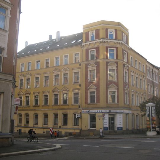 Mietshaus in Ecklage in geschlossener Bebauung Sonnenstraße 70