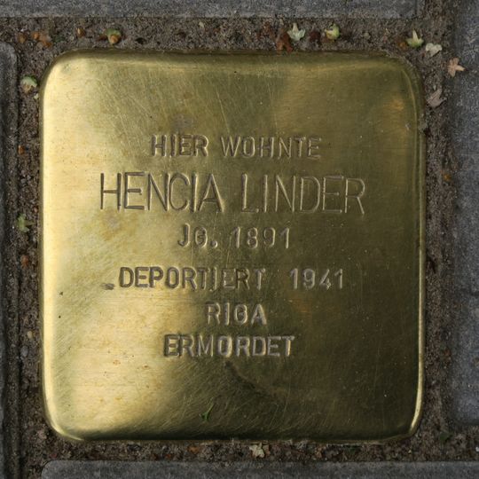 Stolperstein en memoria de Hencia Linder