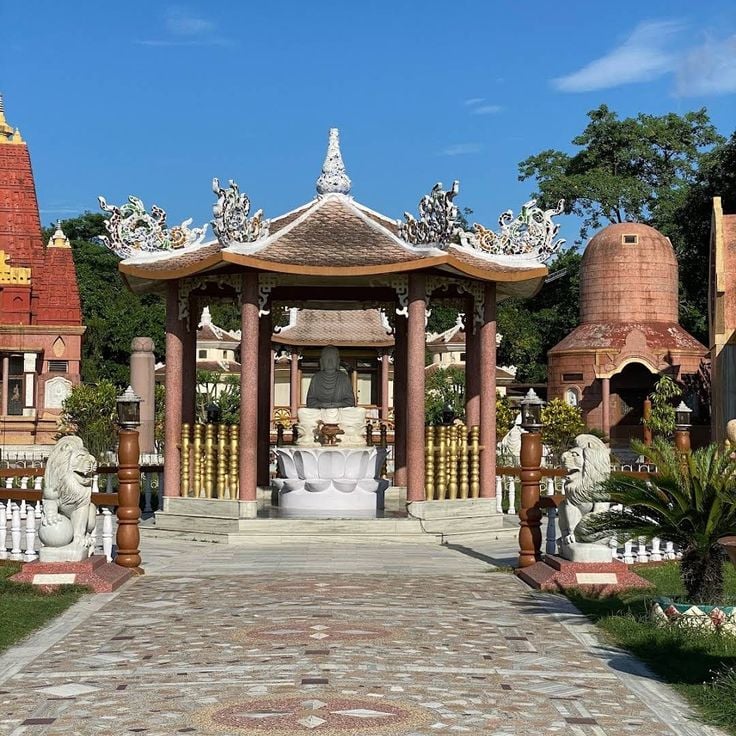 Myanmar Stupa & Temple