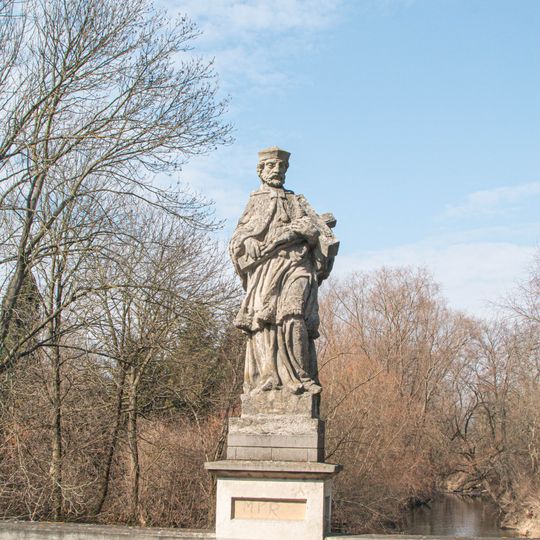 Socha svatého Jana Nepomuckého na mostě v Žehušicích