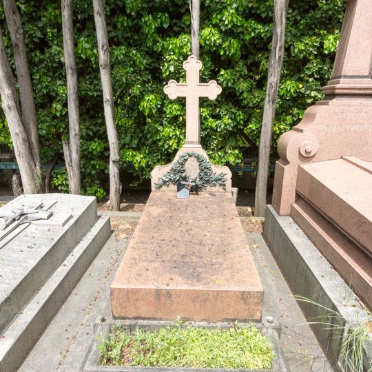 Grave of Carré