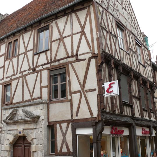 Maison, 23 rue Mirebeau, Bourges