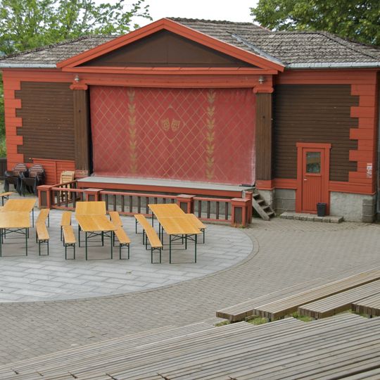 SOMMERTEATERET I BREKKEPARKEN, Telemark museum