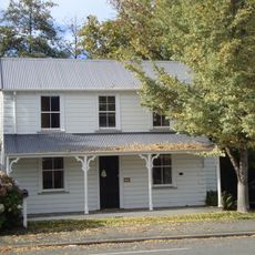 Cottage at 402 Montreal Street