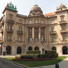 Caixa Pensions a Pl Pintor Fortuny