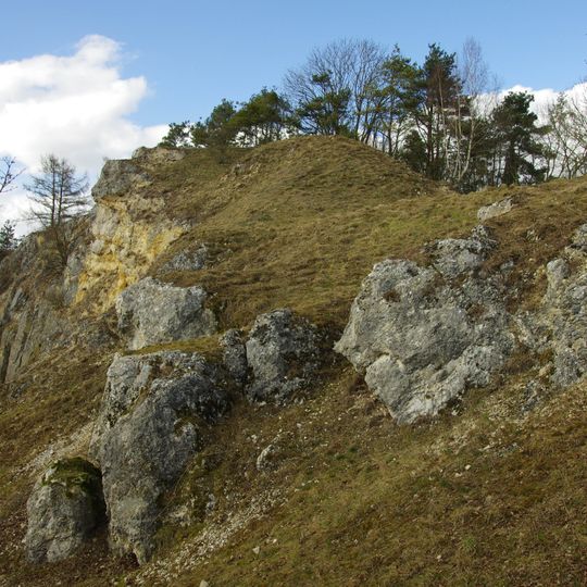 Rauhe Burg östlich Ebermergen