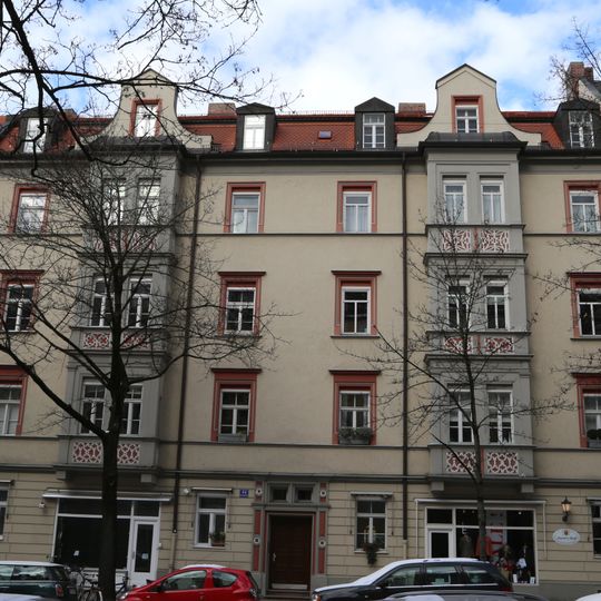 Franz-Joseph-Straße 44