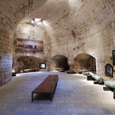 Platser utanför allfartsvägarna på Kreta: venetianska fästningar, kalkstensraviner och bergsbyar