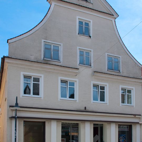 Wohn- und Geschäftshaus