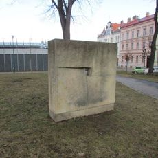 Plastika Tu a Tam Radomíra Dvořáka ve Smetanových sadech