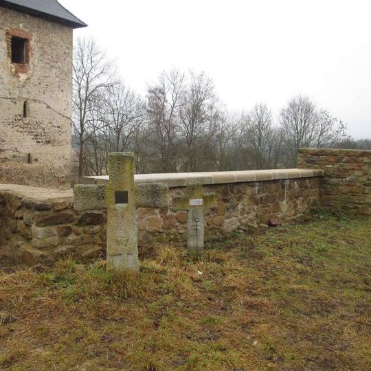 Smírčí kříž u zámku Prostiboř I