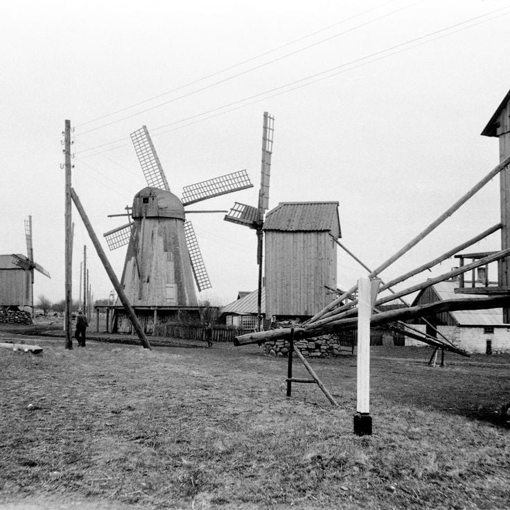 Angla Windmills