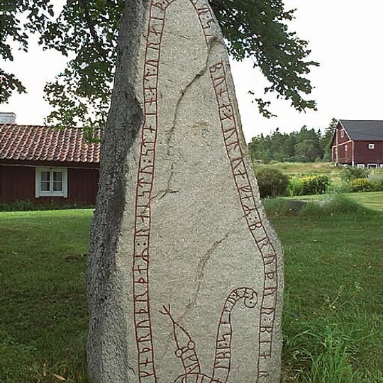 Södermanlands runinskrifter 8