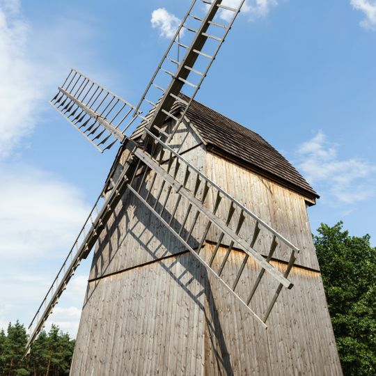 Windmills in Dziekanowice