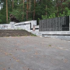 Mass Grave to Soviet soldiers at East cemetery
