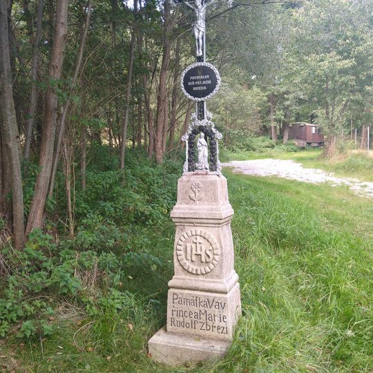 Kříž u rybníčku