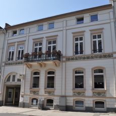 Wohnhaus mit Stallgebäude