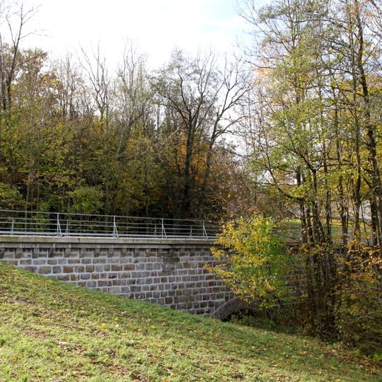 Einsteigturm 61, 2 Kanalbrücken