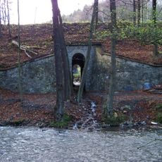 Propustek pod silnicí a železnicí v jižní části Andělské Hory