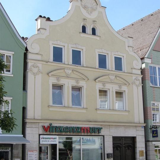 Wohn- und Geschäftshaus