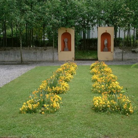 Grosser Türligarten mit Garten