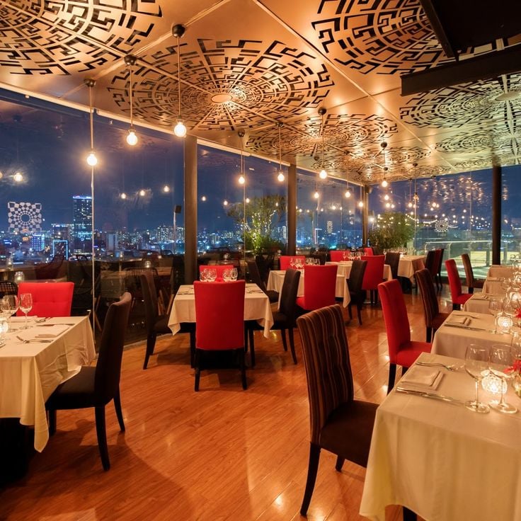 Shri Restaurant and Lounge