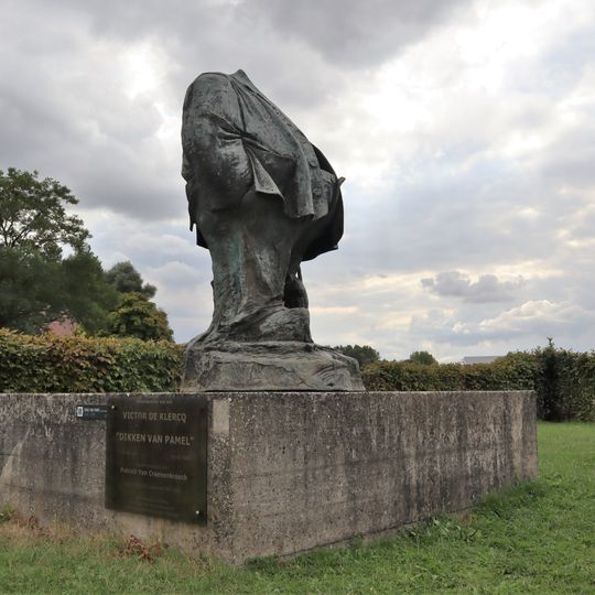 Beeld van de Dikke van Pamel