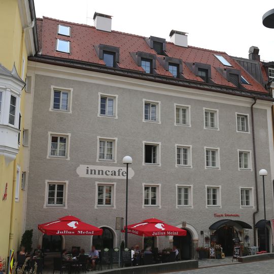 Unterer Stadtplatz 3