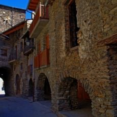 Carrer Major porxat d'Escaló