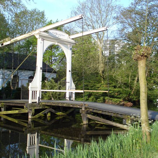 Houten ophaalbrug van het voormalige buiten "Ypenhof"