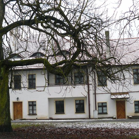 Dwór, Dworkowa 9 w Komorowie