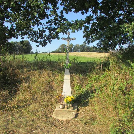 Kříž u Pavlovského kopce mezi Skrýšovem a Putimovem