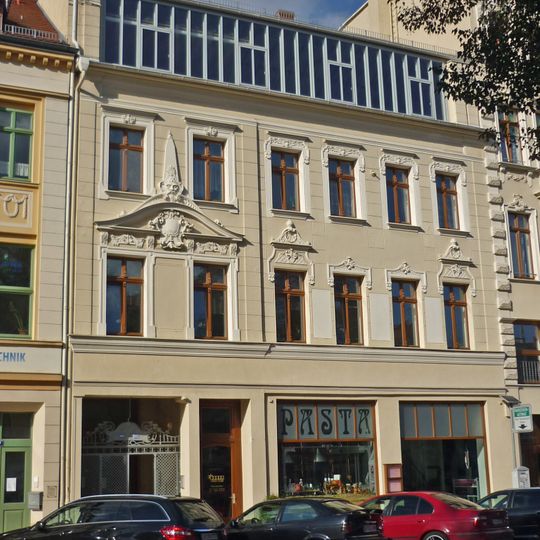 Wohnhaus in geschlossener Bebauung Elisabethstraße 10