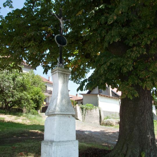 Kříž pod kostelem v Trhovém Štěpánově